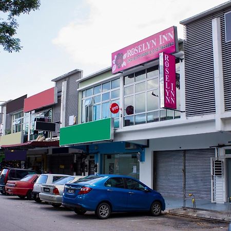 Oyo 90090 Roselyn Inn 2 Pasir Gudang Esterno foto