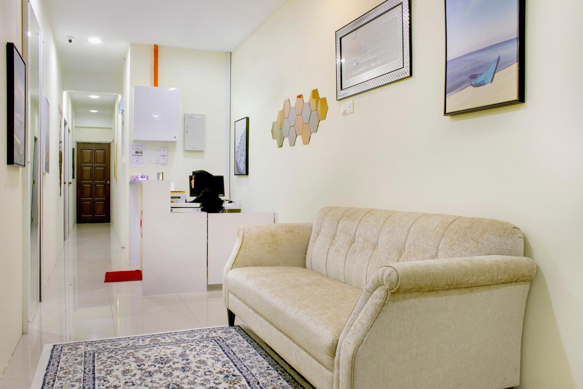 Oyo 90090 Roselyn Inn 2 Pasir Gudang Esterno foto