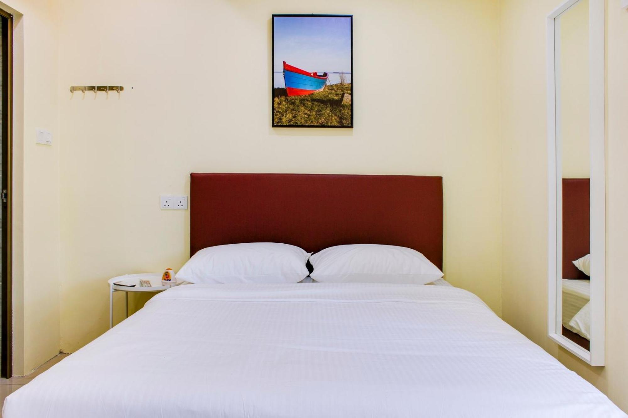 Oyo 90090 Roselyn Inn 2 Pasir Gudang Esterno foto