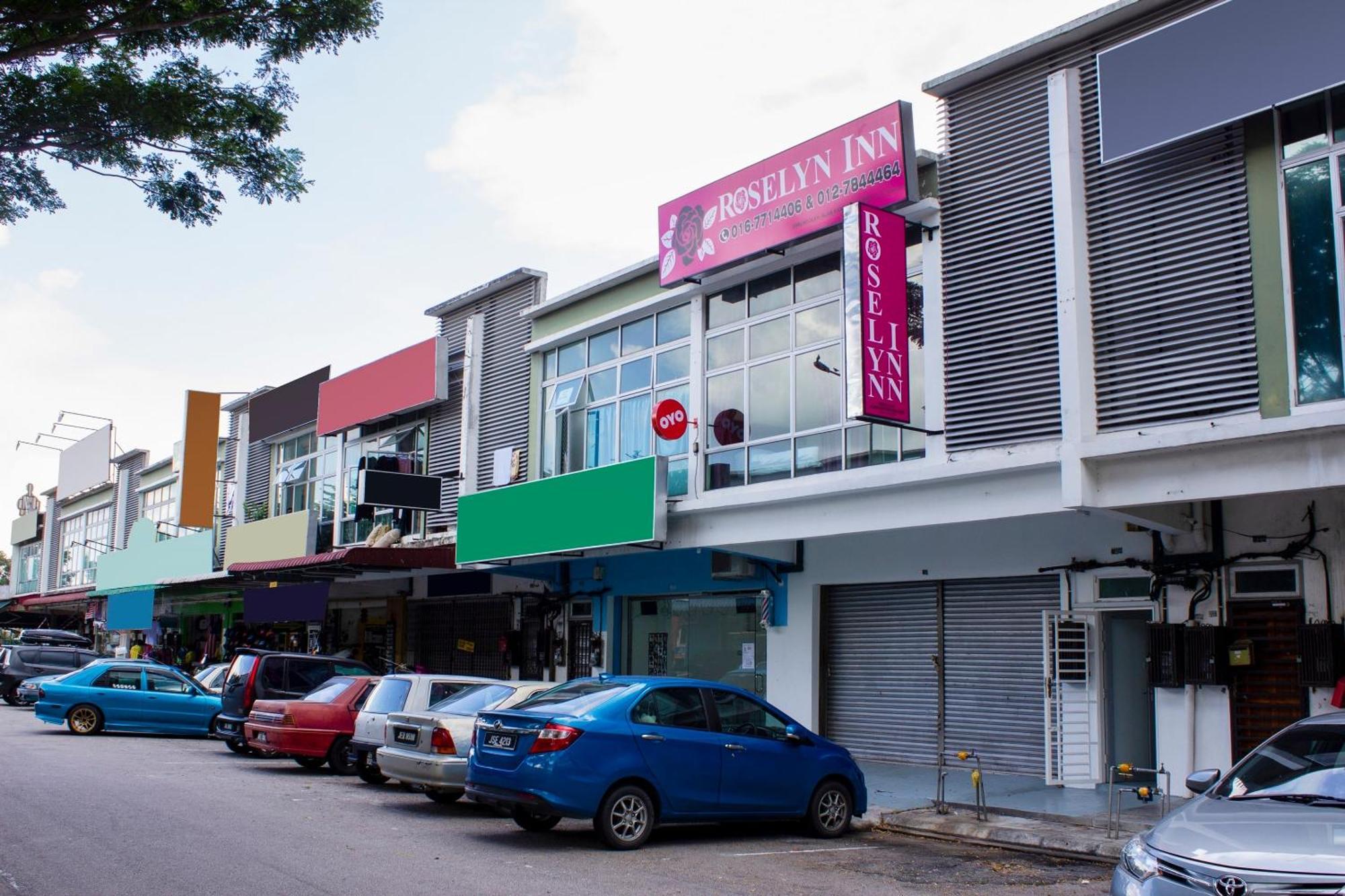 Oyo 90090 Roselyn Inn 2 Pasir Gudang Esterno foto